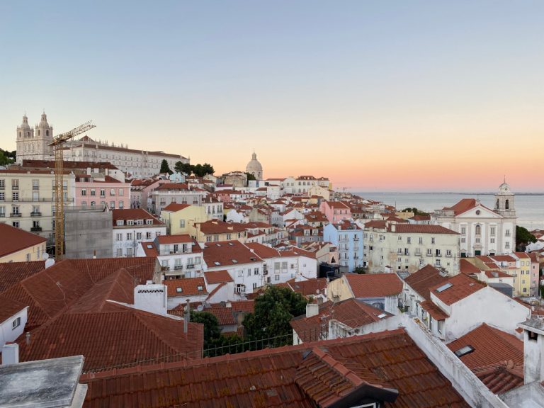 Alfama al tramonto