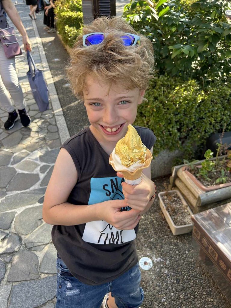 gelato con foglia d'oro